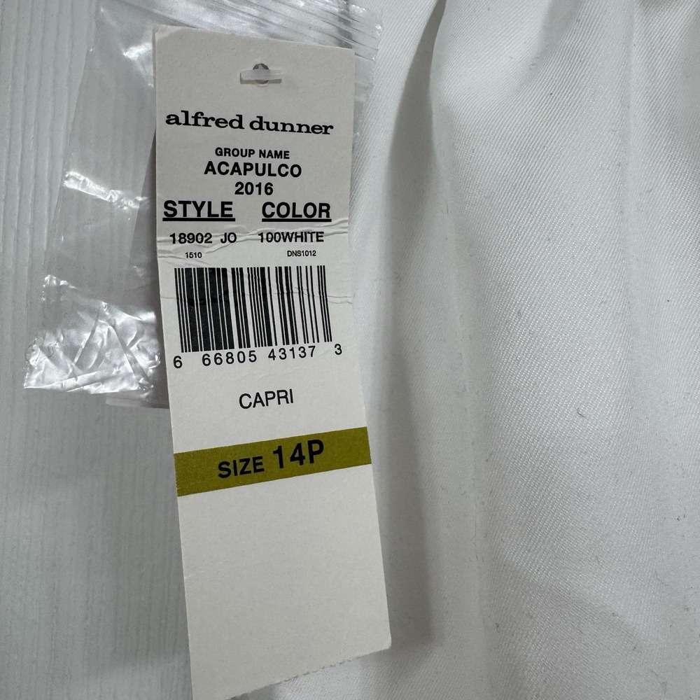 Women's Alfred Dunner Cropped Pants Acapolco White Cargo Pocket NWTs 14P - Picture 6 of 6